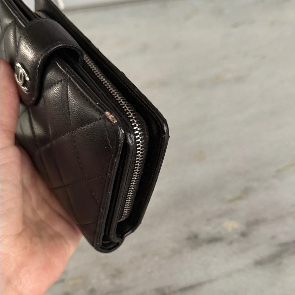 CHANEL Black vintage Quilted Wallet - Picture 5 of 10